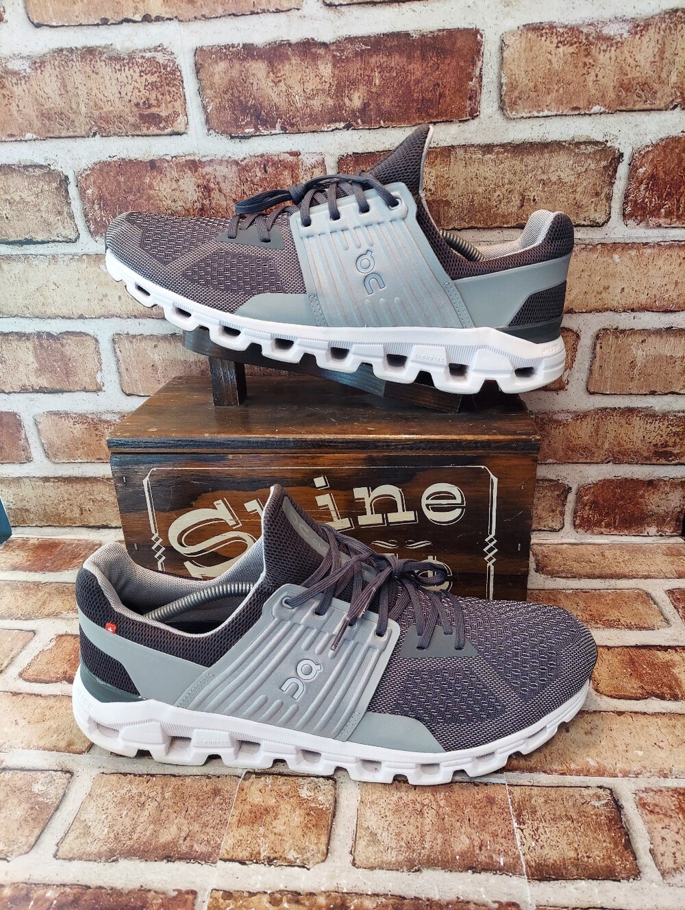 Pre-owned On Running Cloudswift